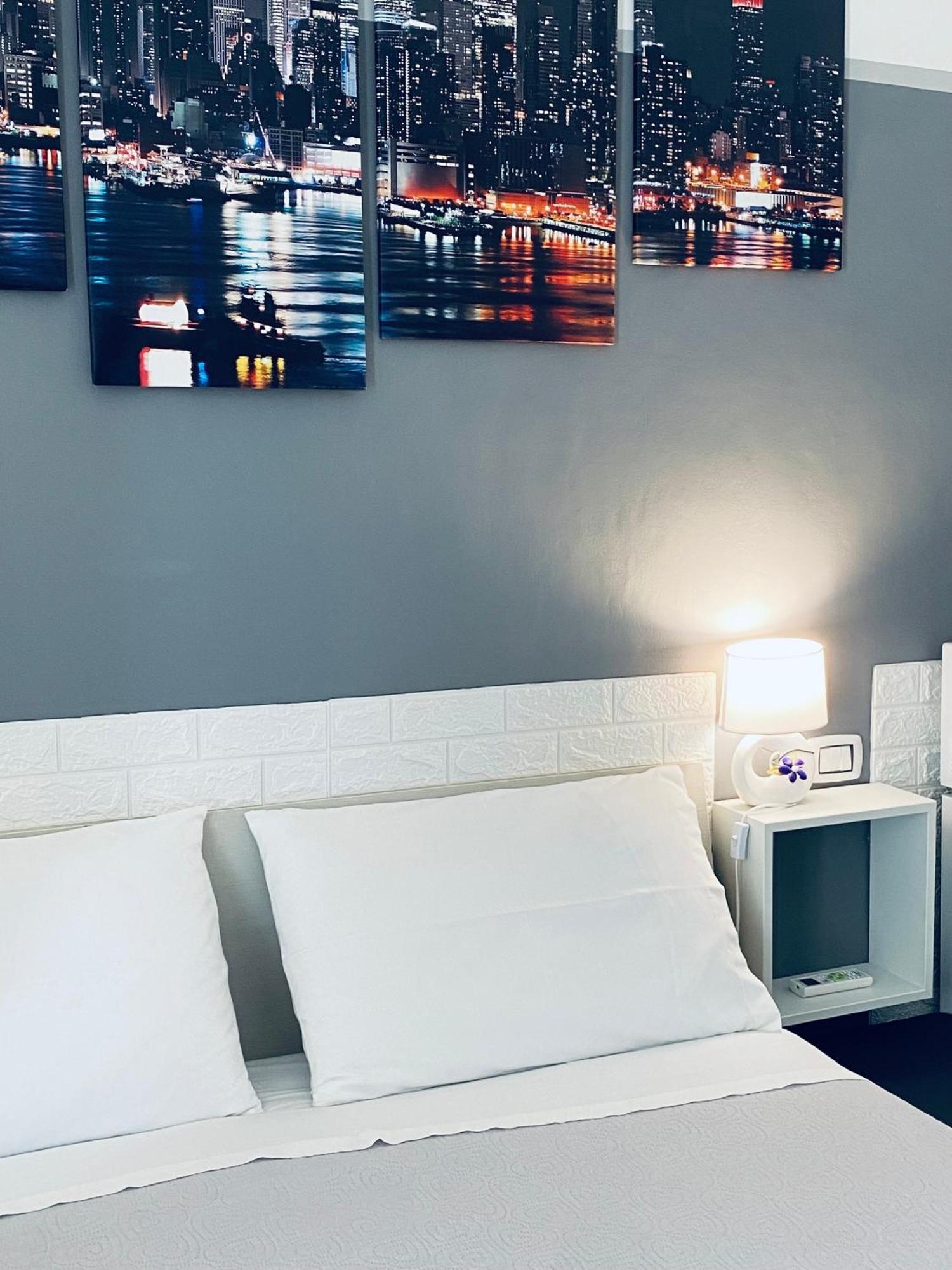 Апартаменты Magda House & Parking Бари Экстерьер фото